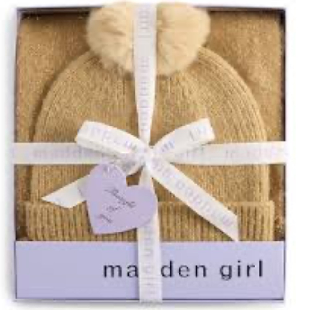 Madden Girl NWT Tinsel Weave Beanie & Oblong Scarf 2-Piece Set Gold